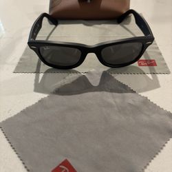 Ray Ban Wayfarer Sunglasses 