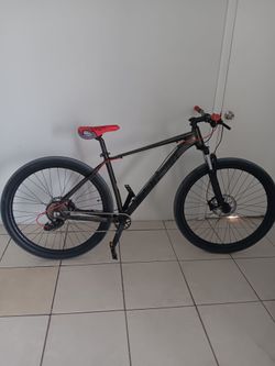 Shwinn axum 29 frame L