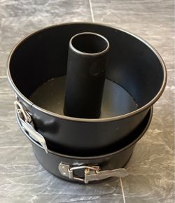 Nonstick Springform Pan with Tube Insert