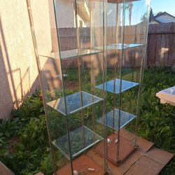 Detlof Glass Displays (2)