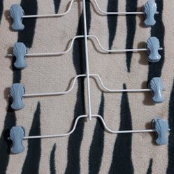 Nice 4 Hangers In One