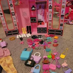 Mattel Barbie Fashionistas Ultimate Closet