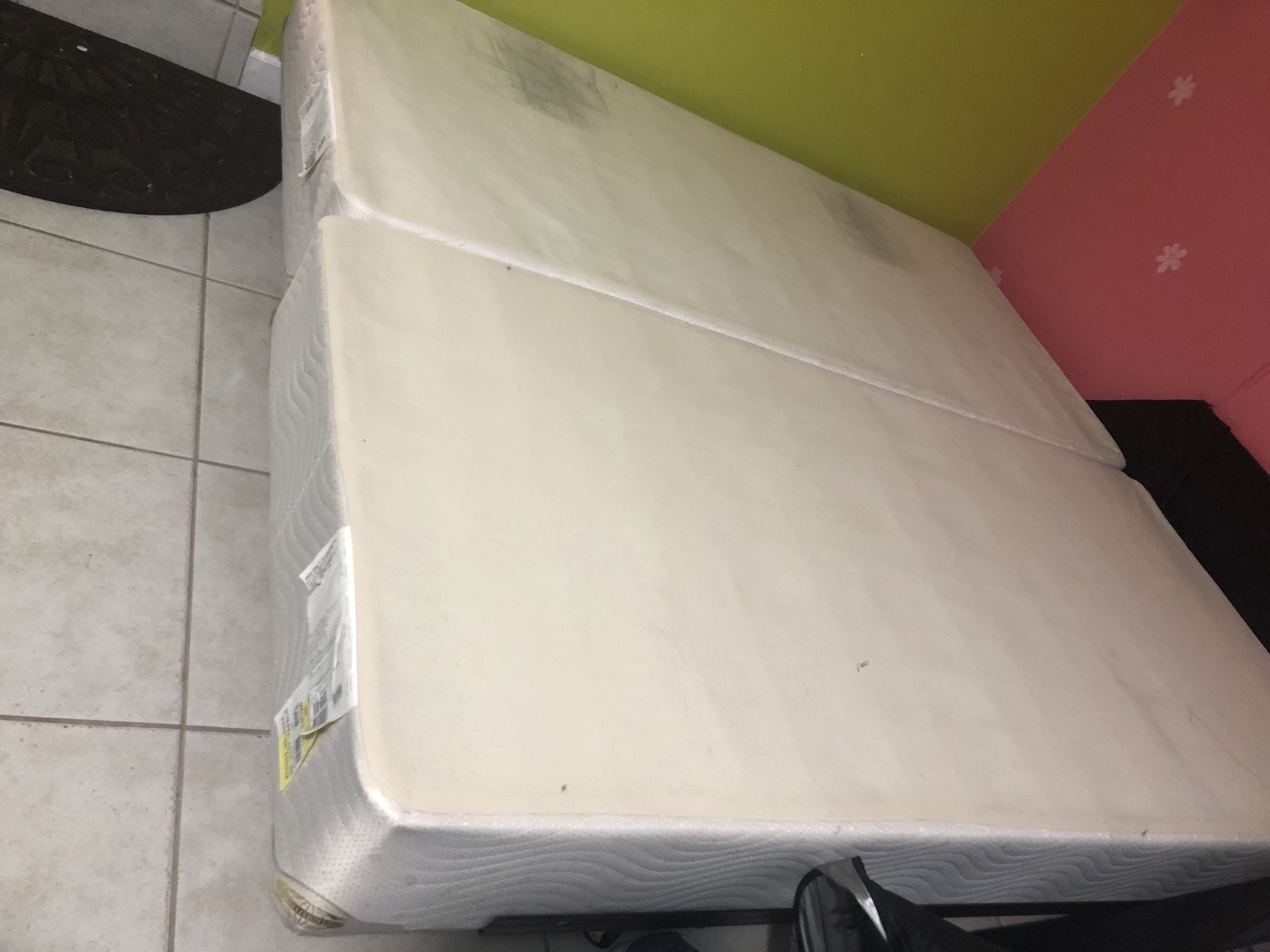 King bed box spring and rail