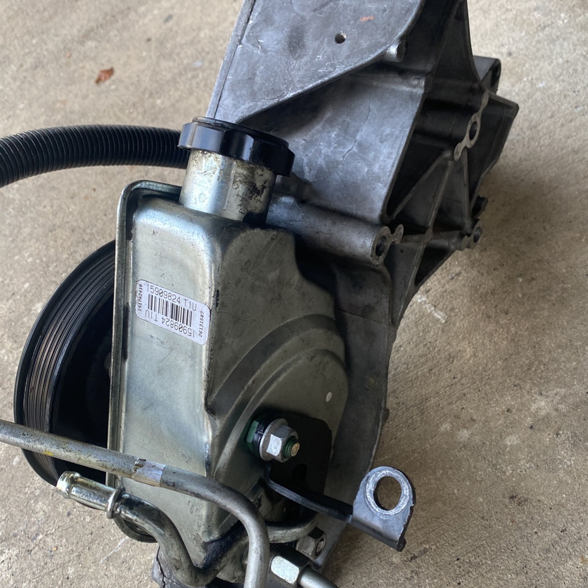 2012-gm-truck-6-2-ls-power-steering-pump-with-bracket-for-sale-in