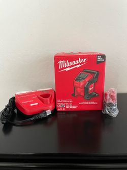 Milwaukee M12 Compact Inflator Kit – Brand New