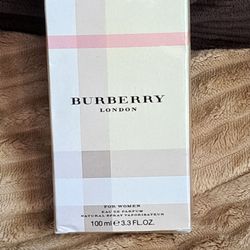 " AUTHENTIC  " NEW & SEALED BURBERRY LONDON WOMAN'S LARGE PARFUM SPRAY 35$