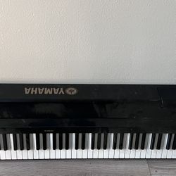 Yamaha Electric Piano Keyboard