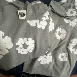 GRAY WREATH DEMIN TEAR
