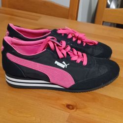 Vintage Puma Shoes Black And Hot Pink Women's Size 10