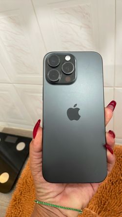 iPhone Pro Max 16
