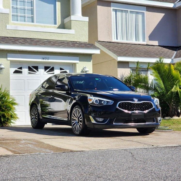 2014 KIA Cadenza