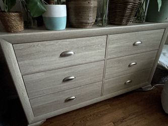 Living Spaces 6-Drawer Dresser