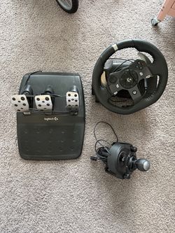 Logitech G29 Driving Force Racing Wheel and Pedals