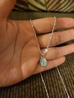 Italy 925 Sterling Silver Very Dainty Diamond Cut Necklace 20" w/ Mini Charm for Women $65 Each Set Plata 925 Cadena & Dije Para Dama 20" $65 Cada Set