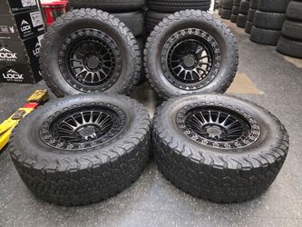 20" LOCK Mojave w- 35" BfGoodrich KO2 tires