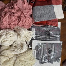 Scarves 🧣 3 NEW & 3 USED