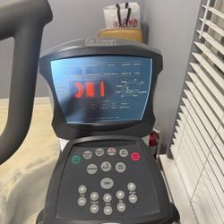 Octane Fitness Elliptical Machine/ Máquina Elíptica Octane Fitness