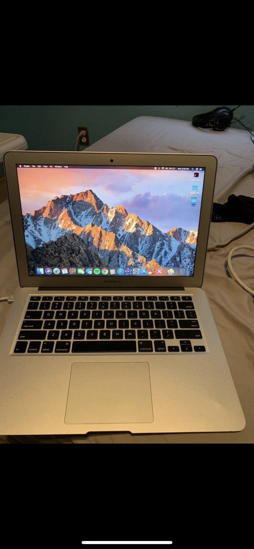 Apple MacBook Air 13- inch