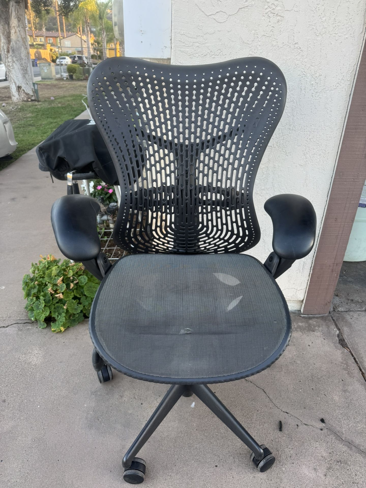 Herman Miller Mirra 