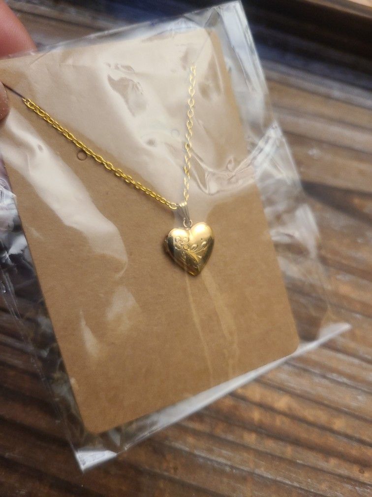 Vintage Tiny Heart Locket Necklace