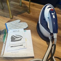 Handheld Portable Steamer For Clothes - GREAT CONDITION!