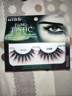 "Kiss":Fangtastic Halloween Lashes