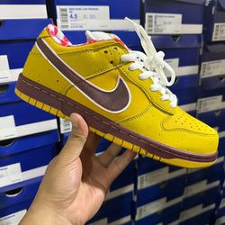 yellow lobster dunk size 4-13