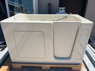 Walk in tub and spa