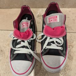 Girls' Converse Chuck Taylor All Star Low Top Black and Pink Sneakers -Size 4.5Y