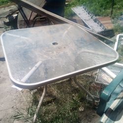 Outdoor Glass Table And Chairs 
