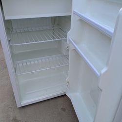 Magic Chef Mini Fridge