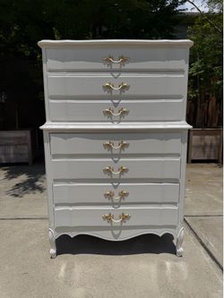 REFINISHED Dixie French Provincial “soft white "pale oak" chest dresser+dovetail drawers $349 CAN DELIVER!