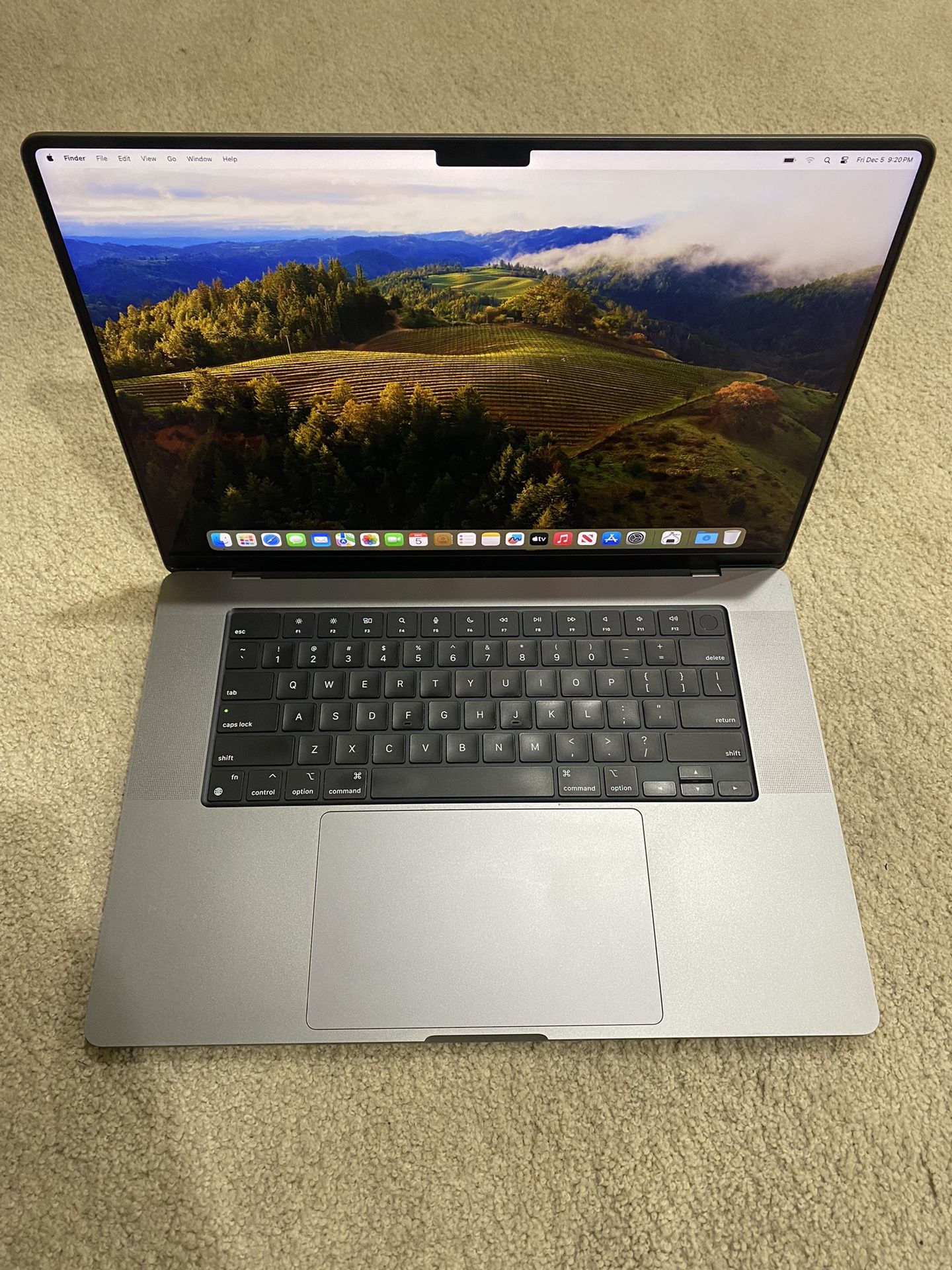 MacBook M1 Pro,16inch,memory 32GB,storage 1TB
