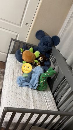 Toddler crib with bed included