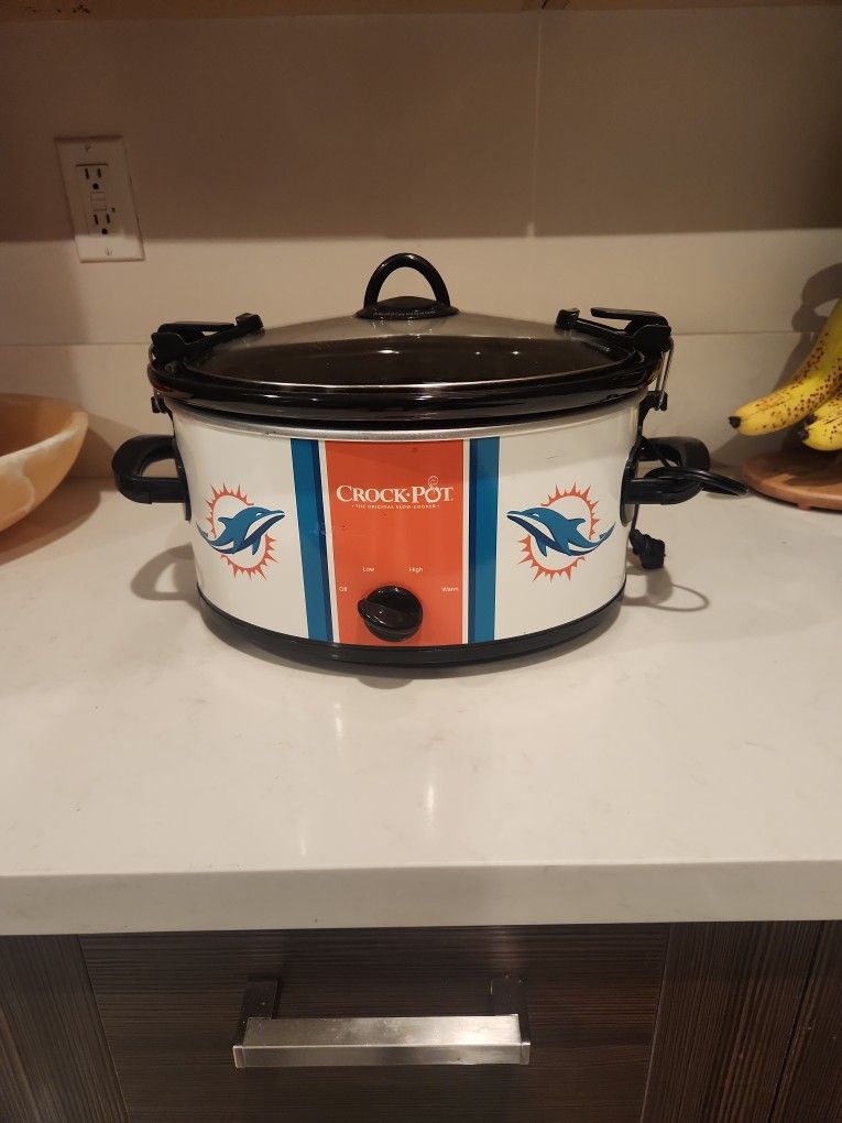 Miami Dolphins Crock Pot Slow Cooker.
