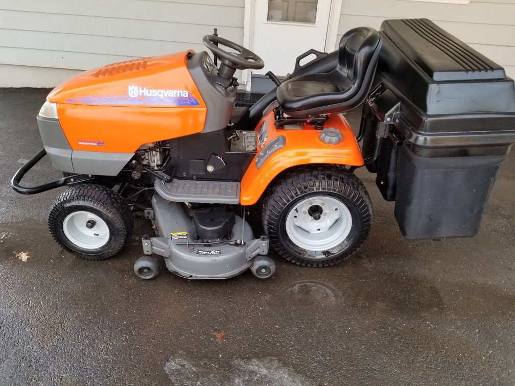 Husqvarna GTH2548 with Triple Bagger