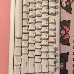 Logitech G715 Wireless Gaming Keyboard (clicky) - Excellent Condition