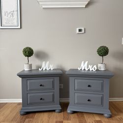 ✨🩶Beautiful Solid Pair Of Nightstands🩶✨GET THEM NOW, I WILL NO LONGER BE DOING NIGHTSTANDS FOR AWHILE‼️