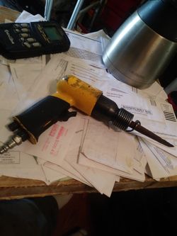 Air HAMMER WITH BIT WORKS GREAT