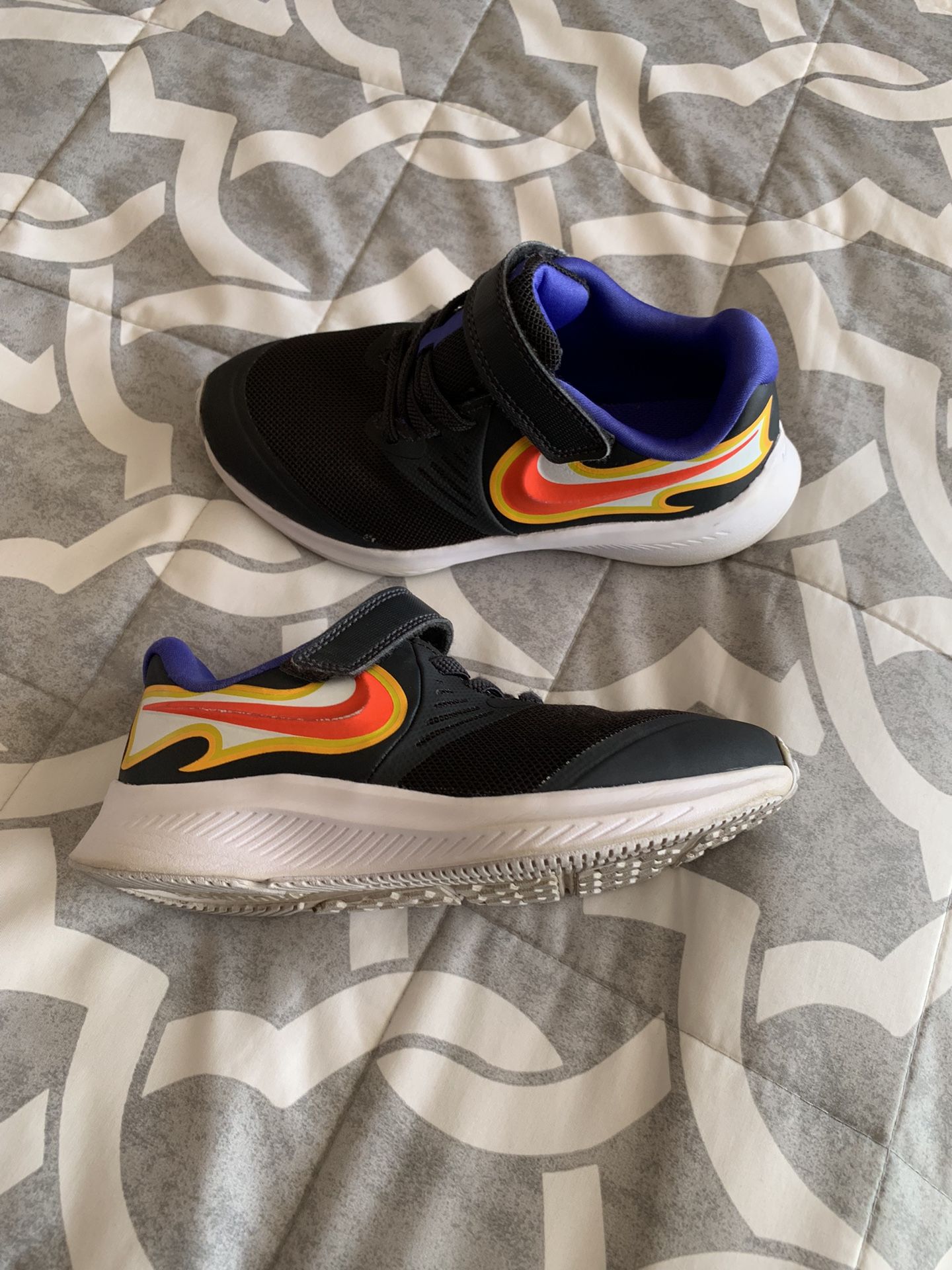 Size:12C Toddler Nike Shoes For Girl Talla:12C Tennis Nike De Niña $10 Oxnard, CA 93033