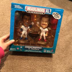 Headlines XL Sammy Sosa #21 Mark McGwire #25 Home Run Commemorative Figures Includes Certified Of Authenticity 
