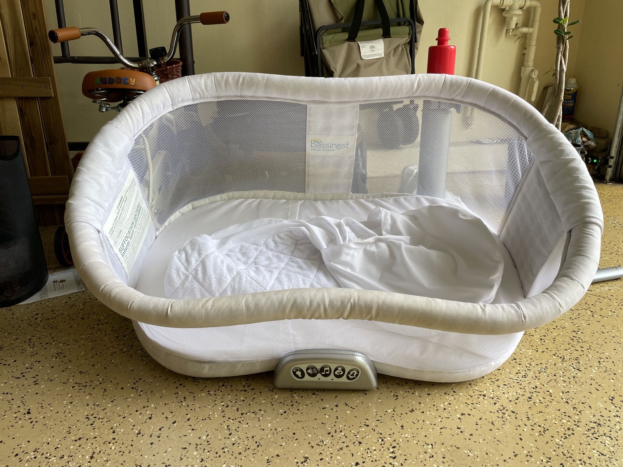 Halo Bassinest Swivel Sleeper