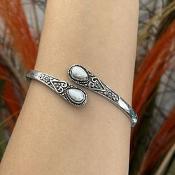 Silver white crystals peacock feather chunky cuff bangle bracelet,Silver hearts bracelet,Silver irregular cuff bracelet,Everyday bracelet jewelry,Gift