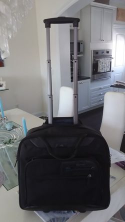 Brenthaven Elliot Notebook carrying Wheeled Case
