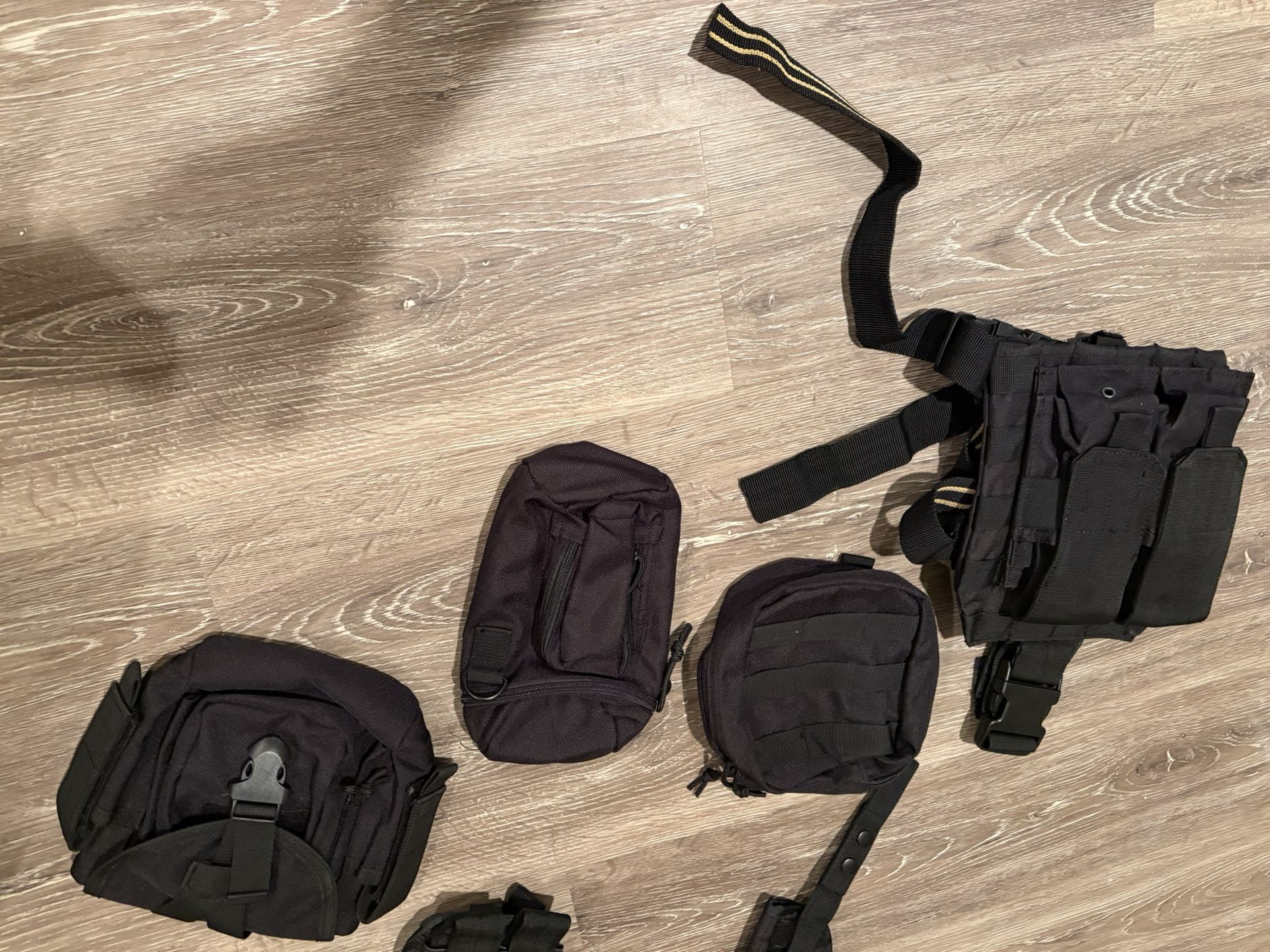 Tactical Military Airsoft Pouches And Gear (5pieces)