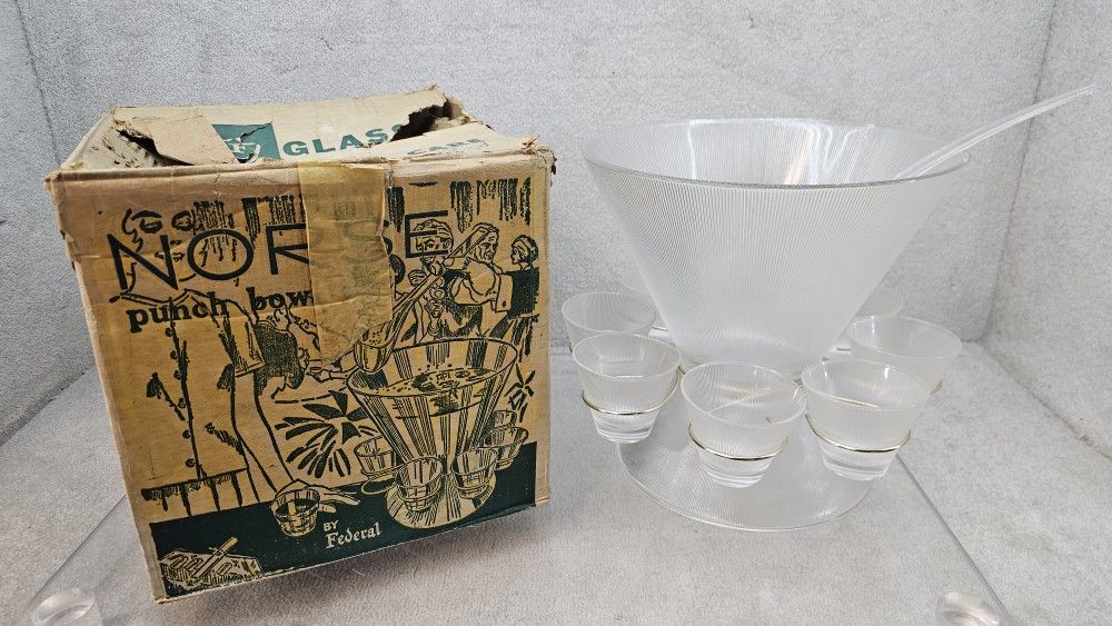 Vintage- Federal Glass Norse Punch Bowl Set Party MCM Original Box