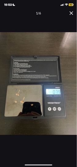 0.79 grams 10k gold earrings READ DISCRIPTION