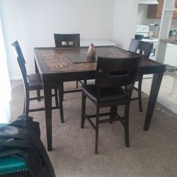 Dinner table With 4 High Chair