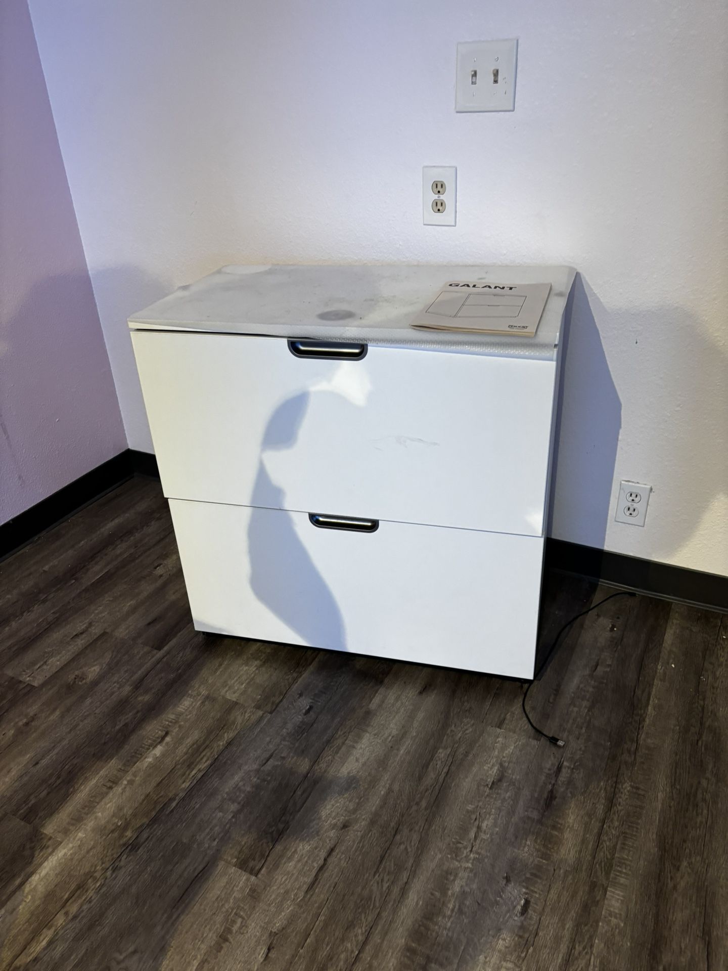 2 Drawer Filing Cabinet. Metal