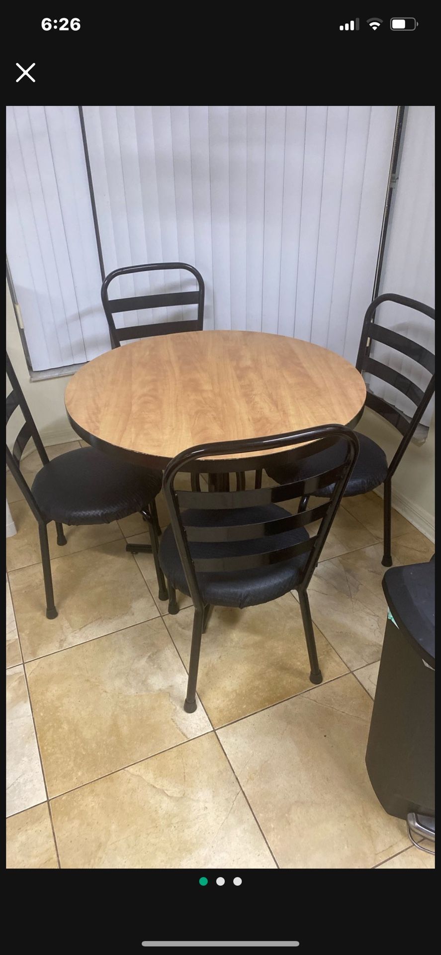 Kitchen Table/4 Chairs